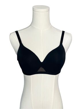 Hanes Black Wireless T-Shirt Bra with Mesh Accent Size S